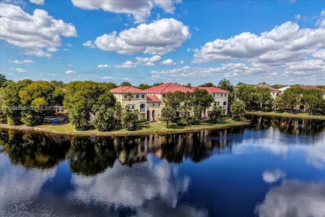 150 Jacaranda Country Club Dr 200, Plantation, FL 33324