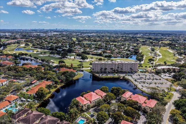 150 Jacaranda Country Club Dr 200, Plantation, FL 33324