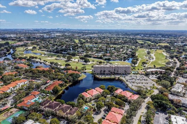 150 Jacaranda Country Club Dr 200, Plantation, FL 33324