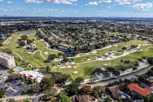 150 Jacaranda Country Club Dr 200, Plantation, FL 33324