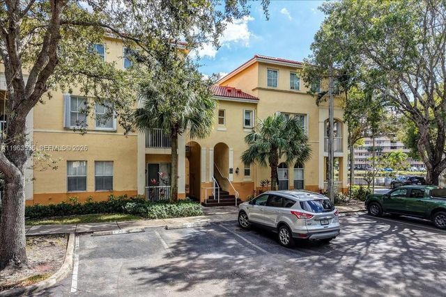 150 Jacaranda Country Club Dr 200, Plantation, FL 33324