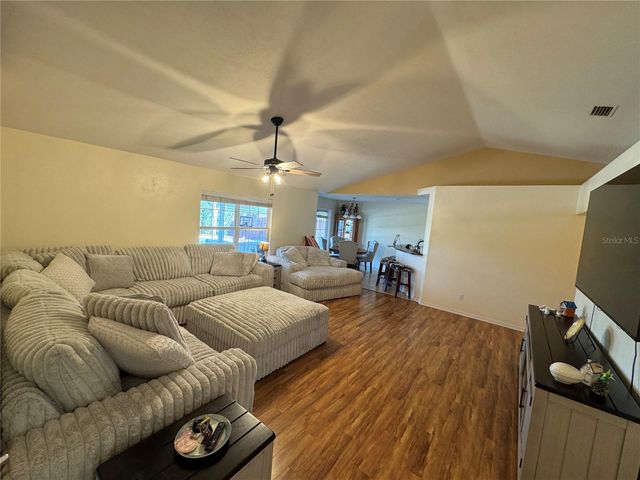 19261 NW 230TH STREET, High Springs, FL 32643