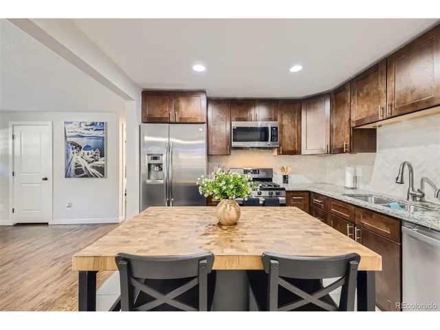 6718 W 70th Pl, Arvada, CO 80003