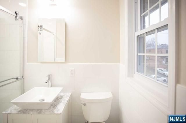 473 Lincoln Street B, Palisades Park, NJ 07650