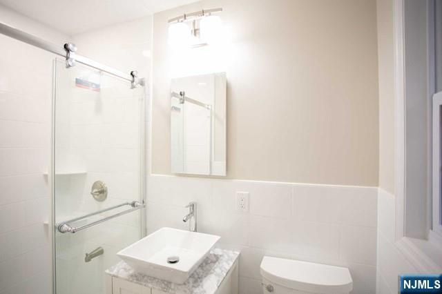 473 Lincoln Street B, Palisades Park, NJ 07650