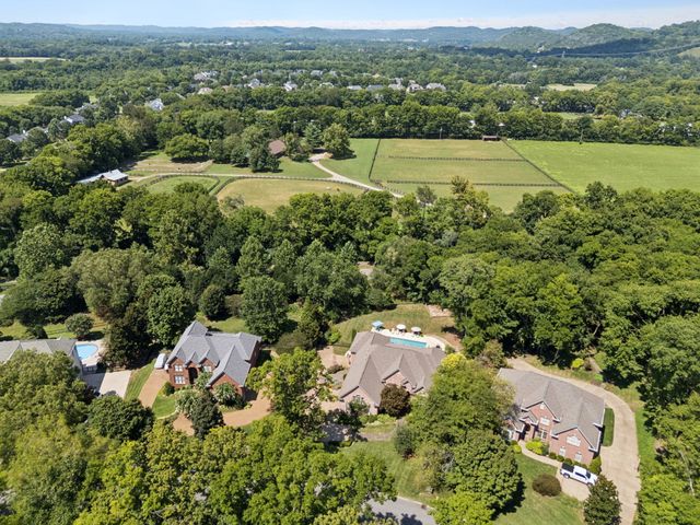 829 Highgrove Cir, Franklin, TN 37069