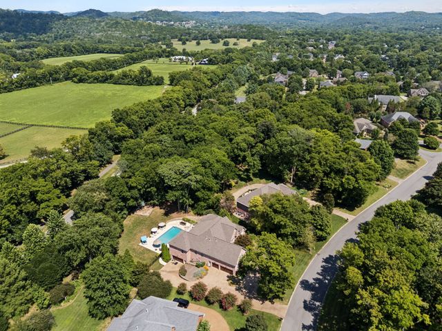 829 Highgrove Cir, Franklin, TN 37069
