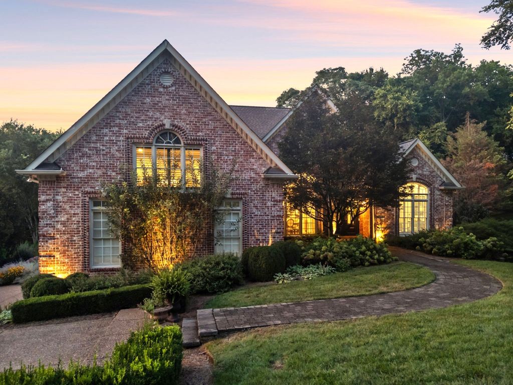 829 Highgrove Cir, Franklin, TN 37069