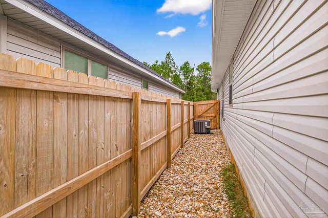 10689 Trailblazer Way, Pensacola, FL 32506