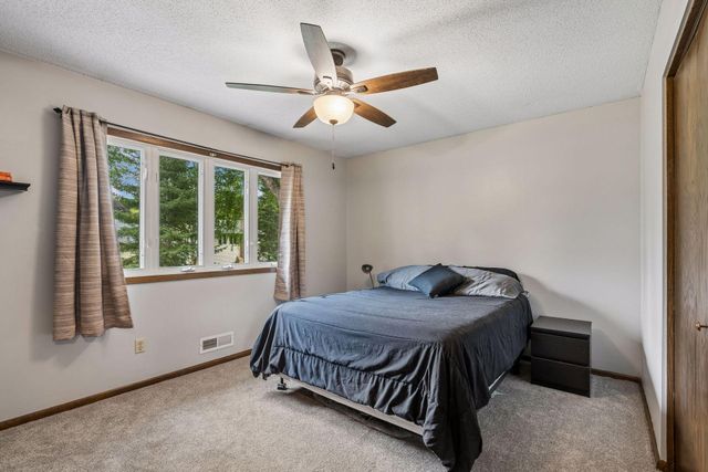 10650 105th Avenue N, Maple Grove, MN 55369