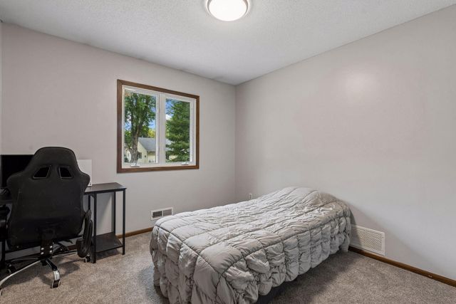 10650 105th Avenue N, Maple Grove, MN 55369