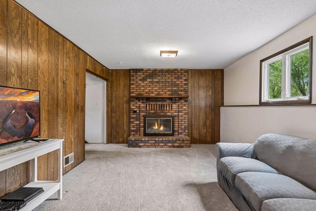 10650 105th Avenue N, Maple Grove, MN 55369