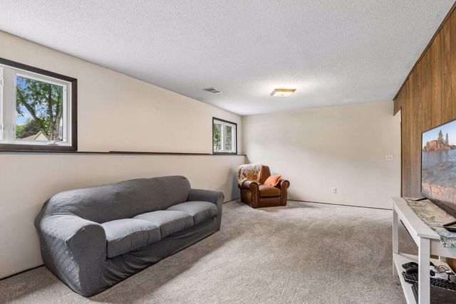 10650 105th Avenue N, Maple Grove, MN 55369