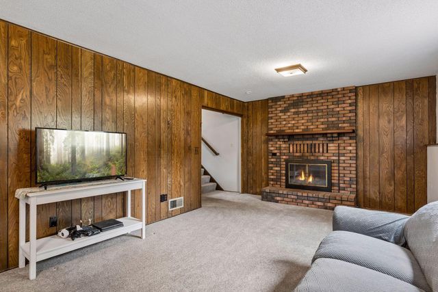 10650 105th Avenue N, Maple Grove, MN 55369