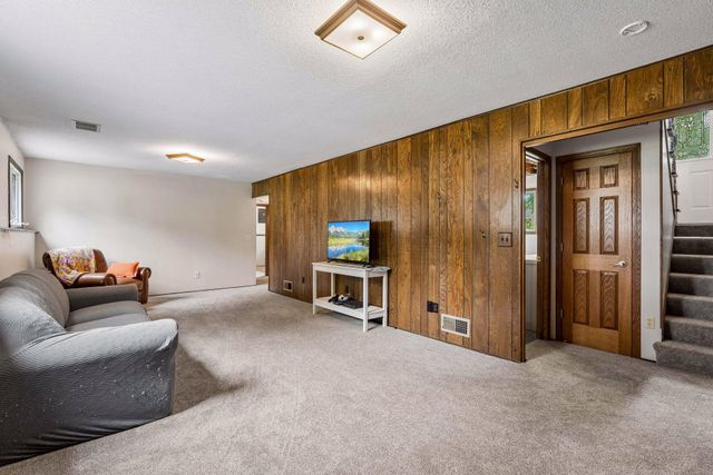 10650 105th Avenue N, Maple Grove, MN 55369