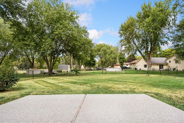 10650 105th Avenue N, Maple Grove, MN 55369