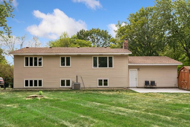 10650 105th Avenue N, Maple Grove, MN 55369