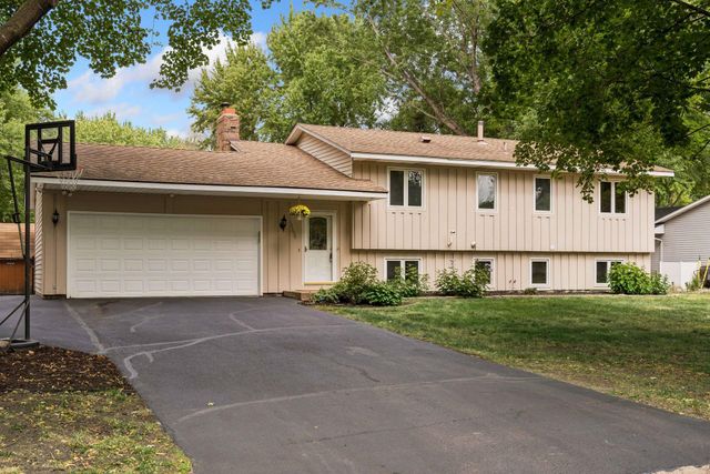 10650 105th Avenue N, Maple Grove, MN 55369