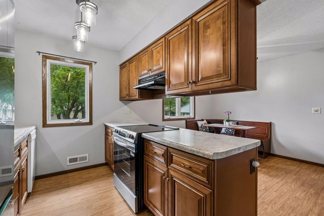 10650 105th Avenue N, Maple Grove, MN 55369