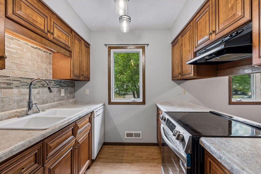 10650 105th Avenue N, Maple Grove, MN 55369 — photo 5