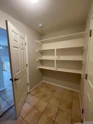 1607 Sunspur Rd, New Braunfels, TX 78130