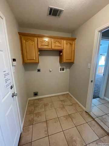 1607 Sunspur Rd, New Braunfels, TX 78130