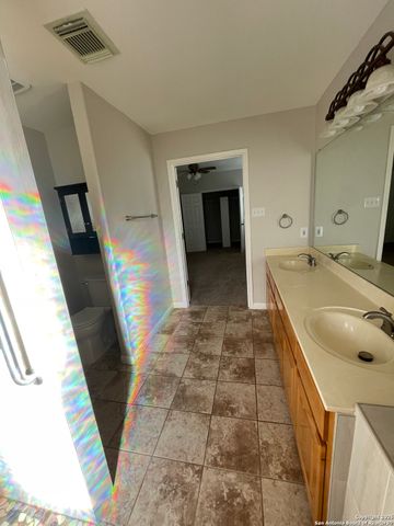 1607 Sunspur Rd, New Braunfels, TX 78130