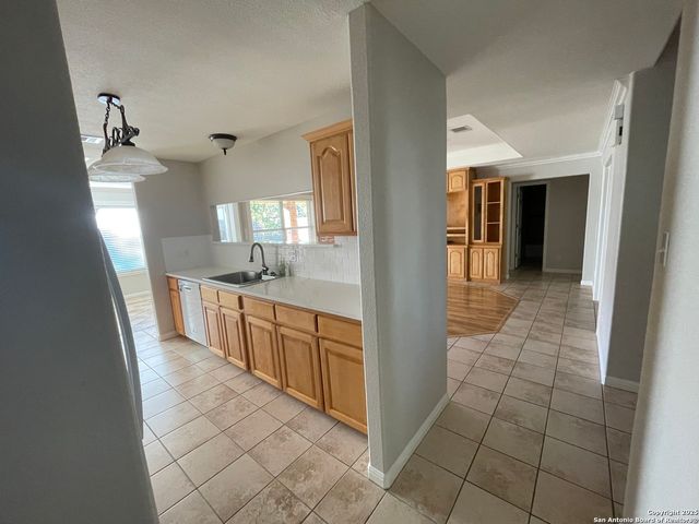 1607 Sunspur Rd, New Braunfels, TX 78130