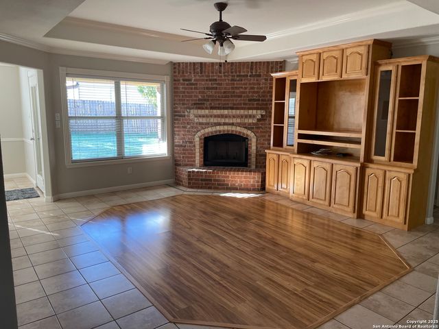 1607 Sunspur Rd, New Braunfels, TX 78130