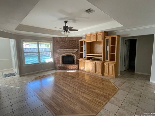 1607 Sunspur Rd, New Braunfels, TX 78130