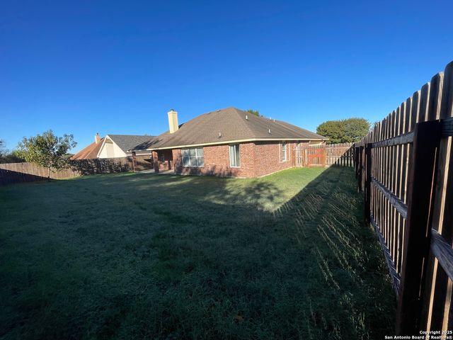 1607 Sunspur Rd, New Braunfels, TX 78130