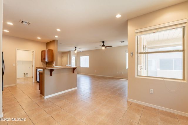 503 W Shadow Wood St, Green Valley, AZ 85614