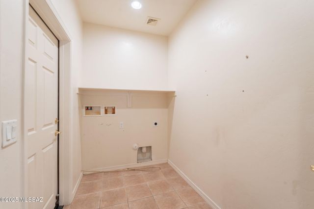 503 W Shadow Wood St, Green Valley, AZ 85614