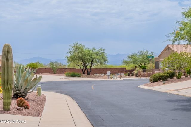 503 W Shadow Wood St, Green Valley, AZ 85614