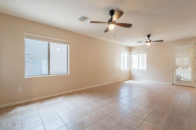 503 W Shadow Wood St, Green Valley, AZ 85614