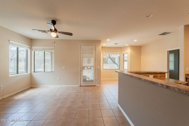 503 W Shadow Wood St, Green Valley, AZ 85614