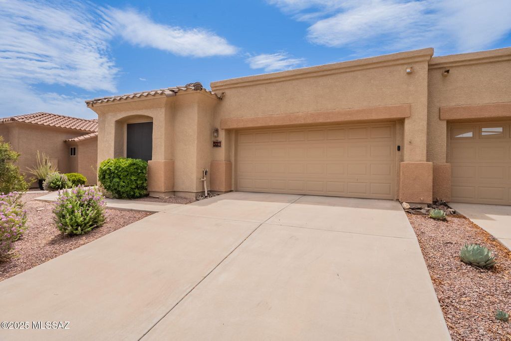 503 W Shadow Wood St, Green Valley, AZ 85614