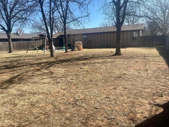 1209 Xenia Street, Plainview, TX 79072