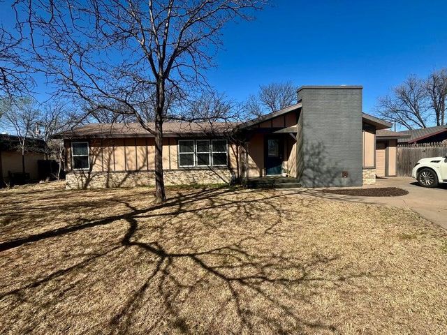 1209 Xenia Street, Plainview, TX 79072