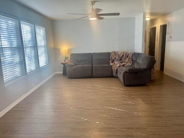 1209 Xenia Street, Plainview, TX 79072