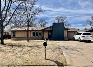 1209 Xenia Street, Plainview, TX 79072