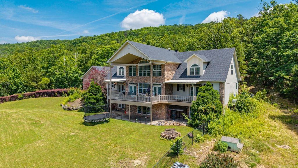 754 Peaceful Valley Road, Hot Springs, AR 71901