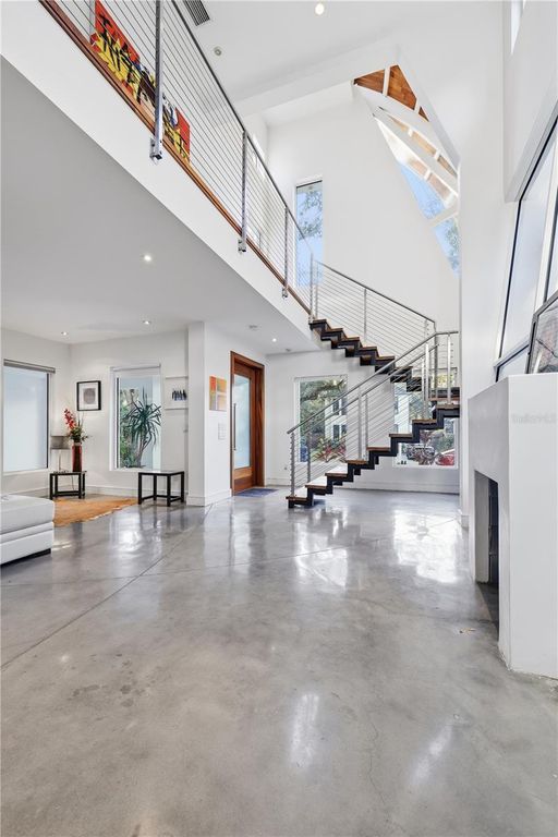 Image 3 of property listing at 6108 S ELKINS AVENUE, Tampa, FL 33611