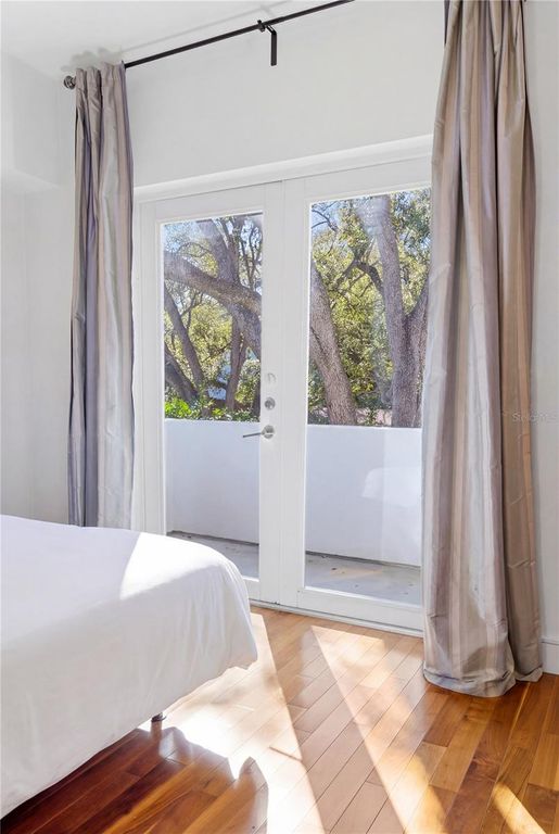 Image 22 of property listing at 6108 S ELKINS AVENUE, Tampa, FL 33611