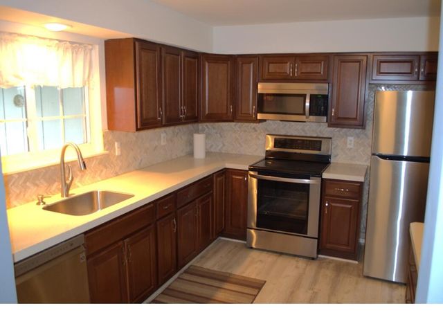 30831 Hunters Unit: 23, Farmington Hills, MI 48334
