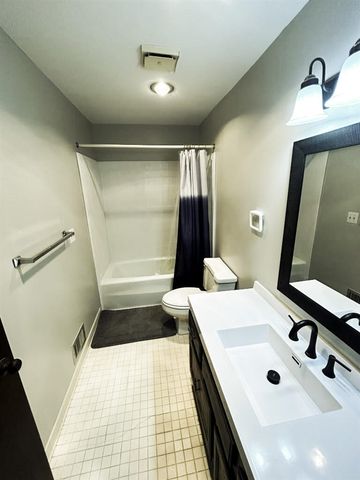 30831 Hunters Unit: 23, Farmington Hills, MI 48334