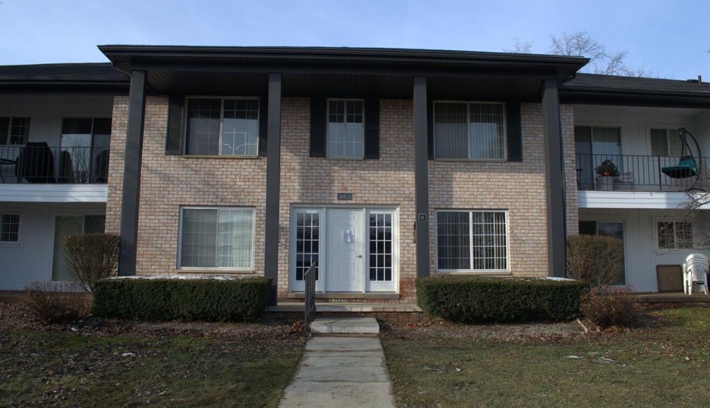 30831 Hunters Unit: 23, Farmington Hills, MI 48334
