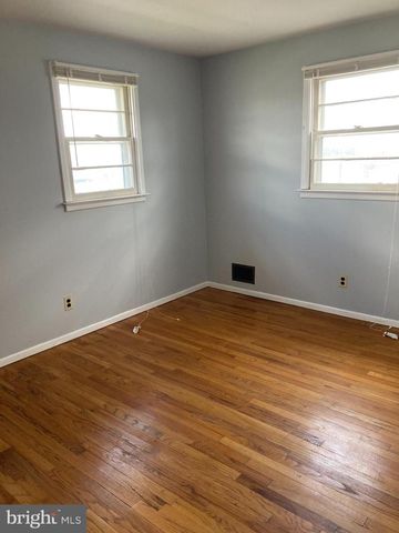 25 MALLORY WAY, Hamilton, NJ 08610