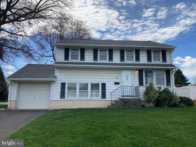 25 MALLORY WAY, Hamilton, NJ 08610