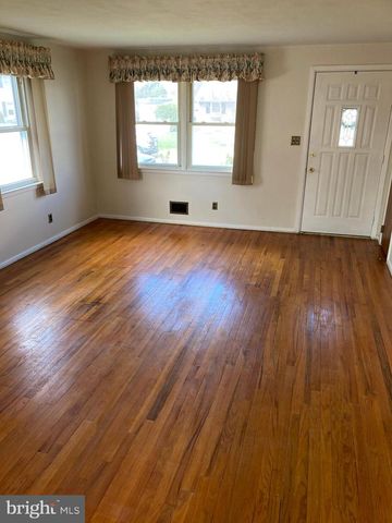 25 MALLORY WAY, Hamilton, NJ 08610